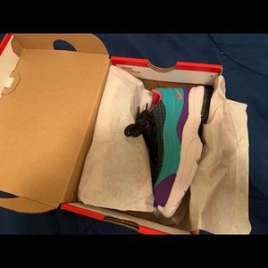 Brand new never worn before air max 95. Crisp